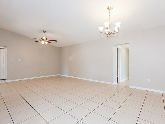 4th image of 3039 Annadale Cir