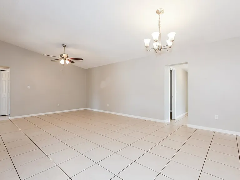 3039 Annadale Cir — Photo 4