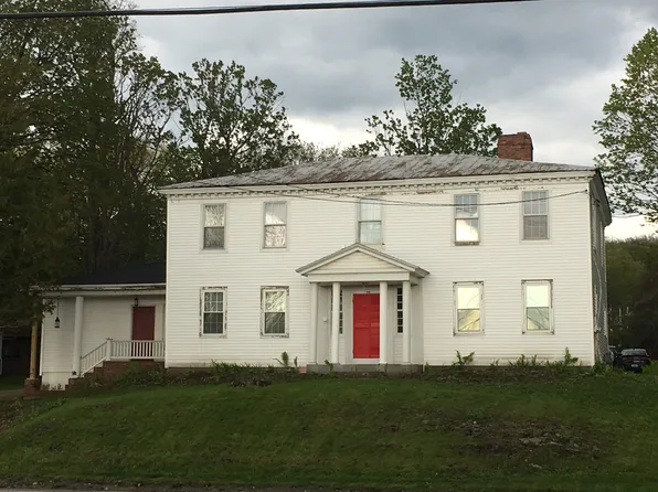 255 N Main St APT 3, Saint Albans, VT 05478