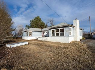 524 N Riverside Dr W, West Richland, WA 99353