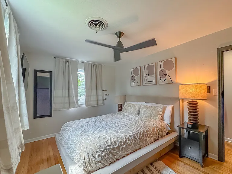 1044 Seminole Dr — Photo 19