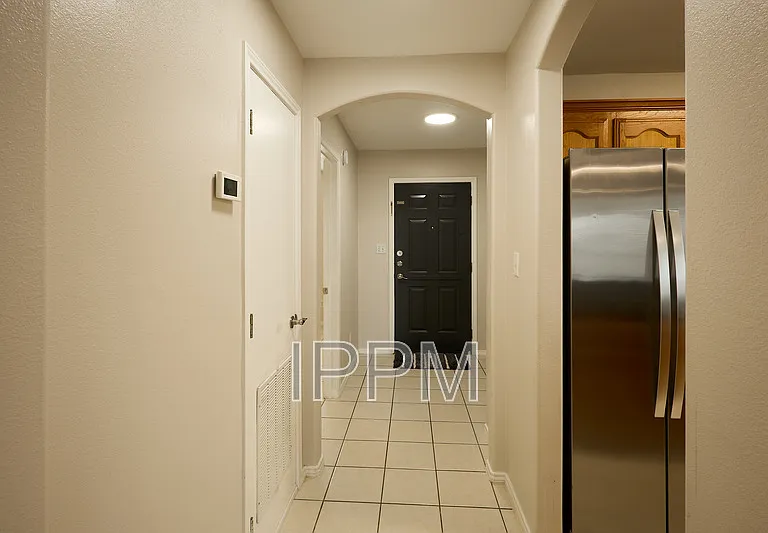 101 N Taos Blvd #B — Photo 6