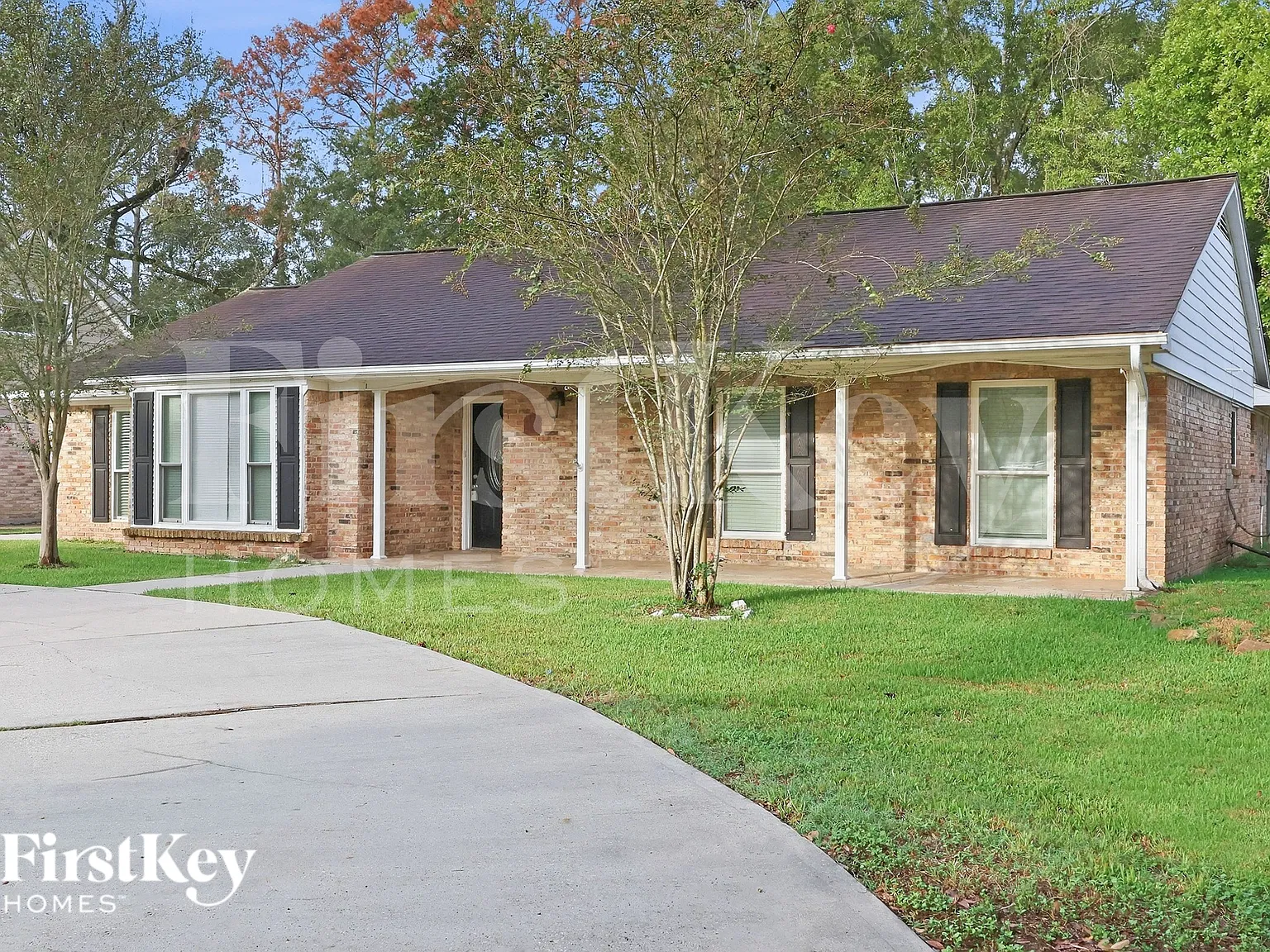 4 bed, 2.0 bath, 2098 sqft, $1,760 — Photo 2
