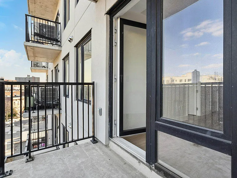 715 E 32nd St #5F — Photo 10