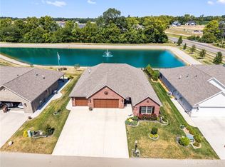 813 W Bentley Cir, Troy, OH 45373