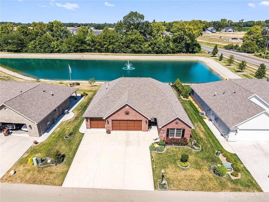 813 W Bentley Cir photo 1