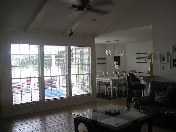 3rd image of 4525 Lakeway Dr