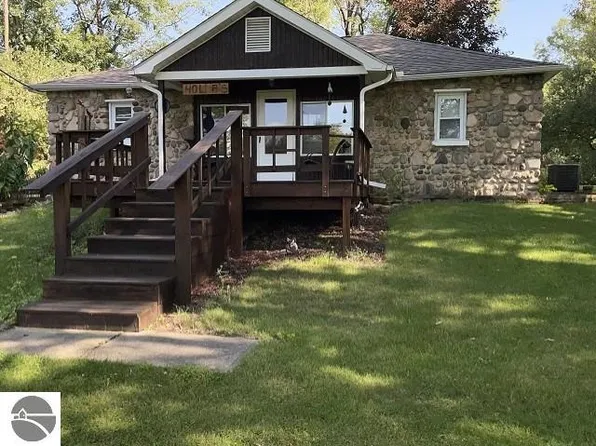 5377 Rau Rd, West Branch, MI 48661