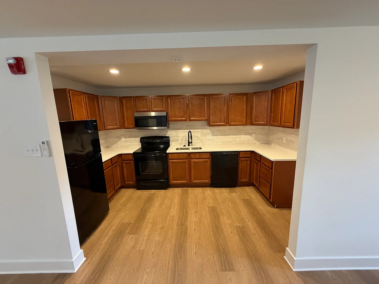 1 bed, 1200 sqft, $1,750 — Photo 2