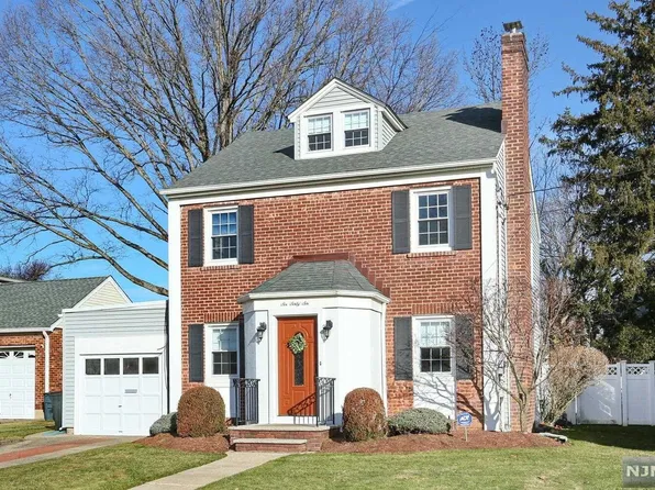 666 Cooper Ave, Oradell, NJ 07649