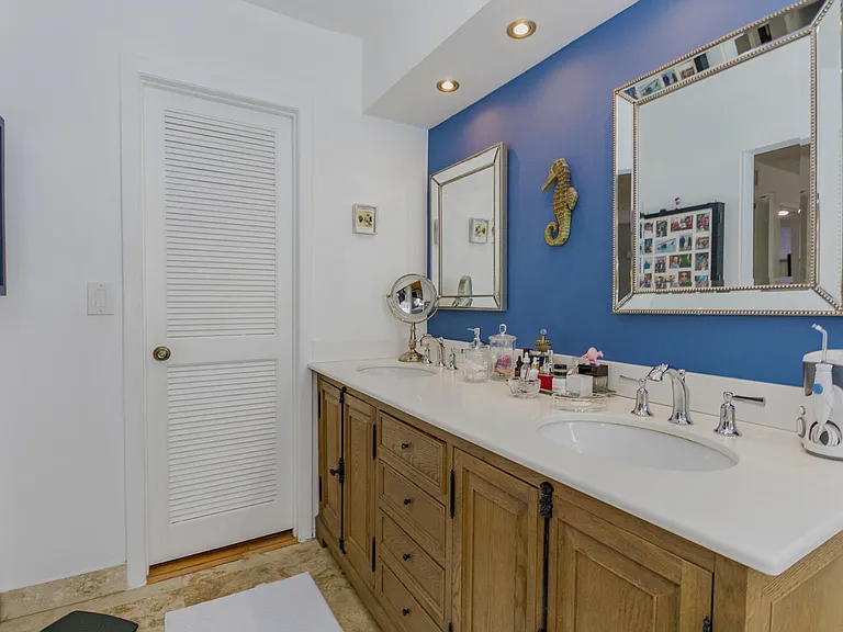 5570 Piping Rock Dr — Photo 18