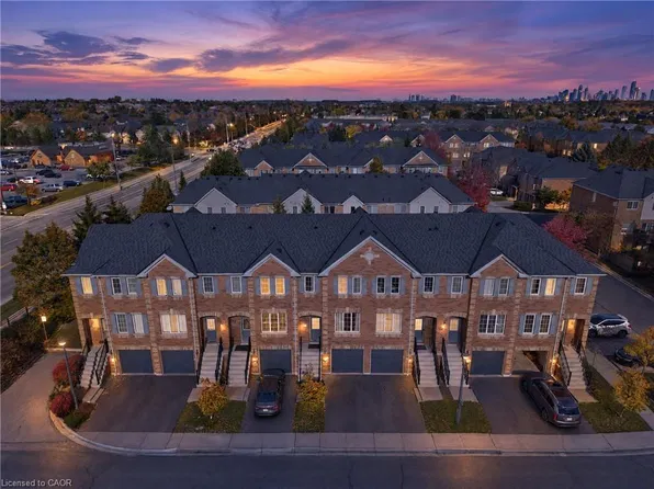 5530 Glen Erin Dr #76, Mississauga, ON L5M 6E8
