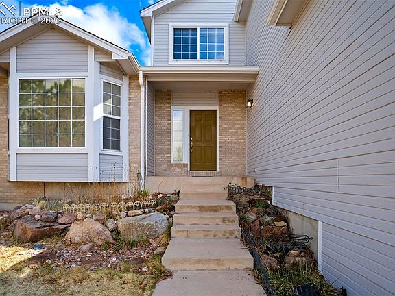 3rd image of 5165 Sevenoaks Dr