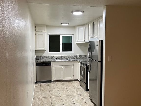 2nd image of 3061 E Hammond Ave #4