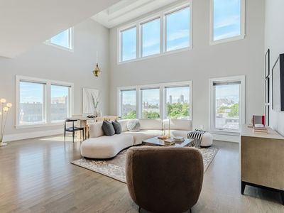 247 D St #8, Boston, MA, 02127