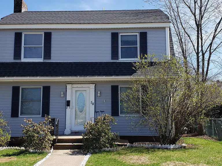 54 Lambert St — Photo 2