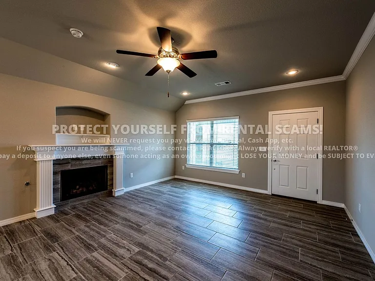 4495 W Wales Dr — Photo 2