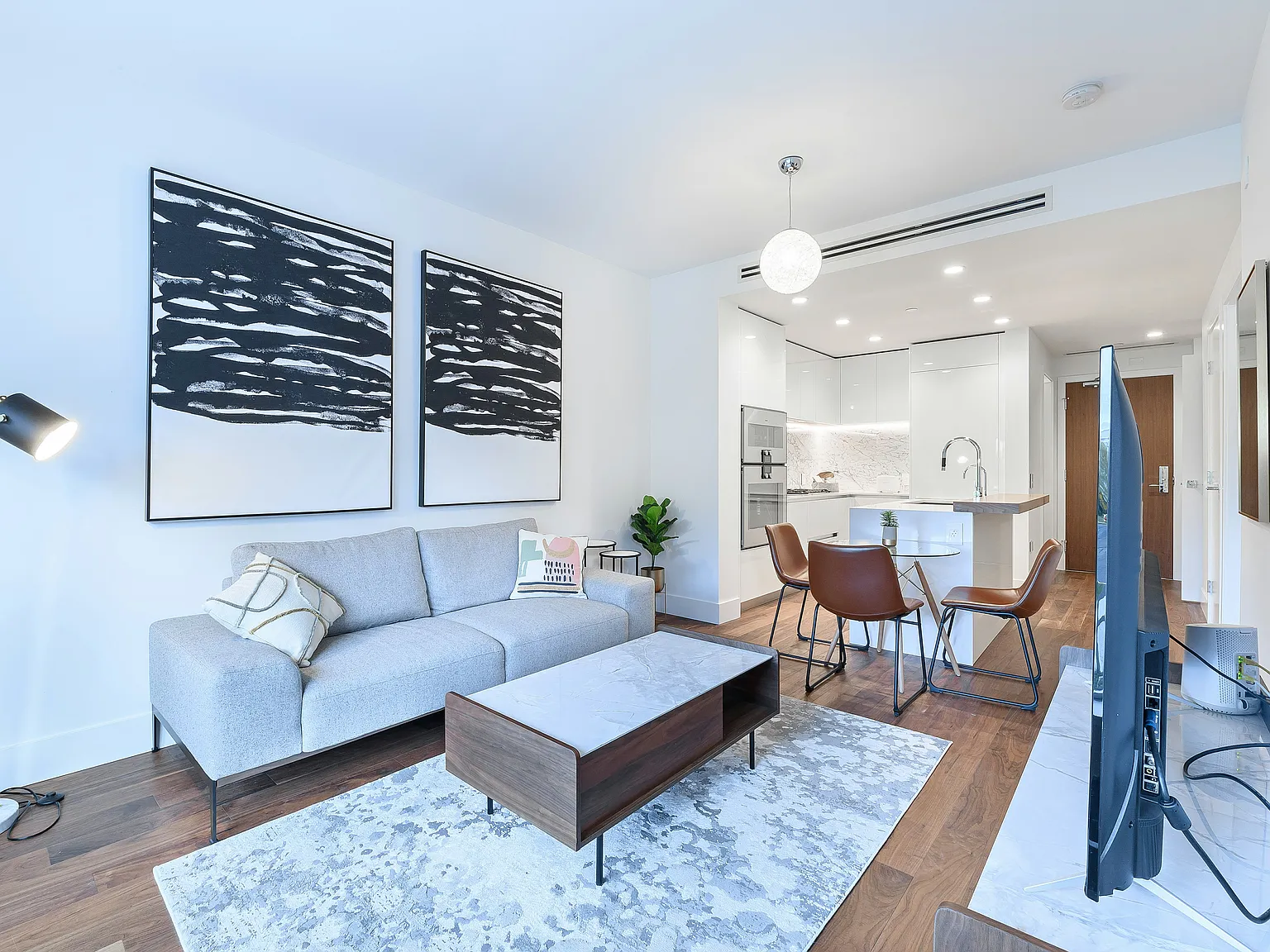 1 bed, 662 sqft, $3,200 — Photo 1