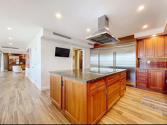 3rd image of 11113 Biscayne Blvd Unit 1756