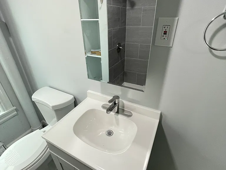 535 N 2nd St — Photo 15