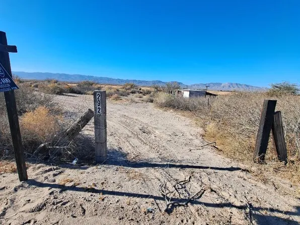 292 E 5th St, Fort Hancock, TX 79839