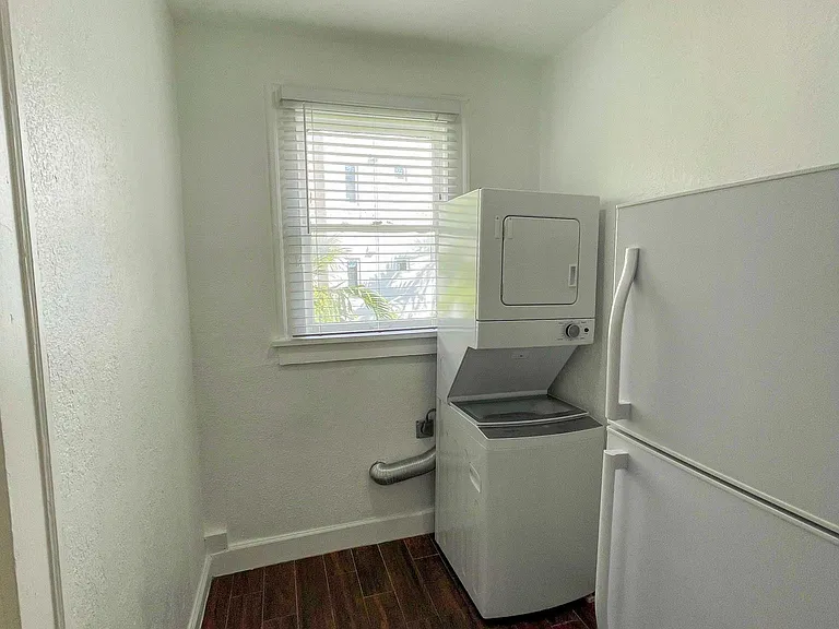 114 Menores Ave #7 — Photo 8