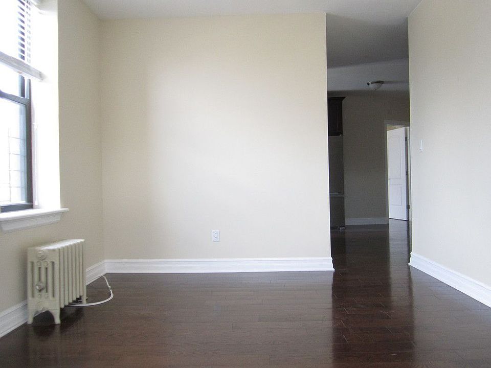 2nd image of 1401 67th St APT D5