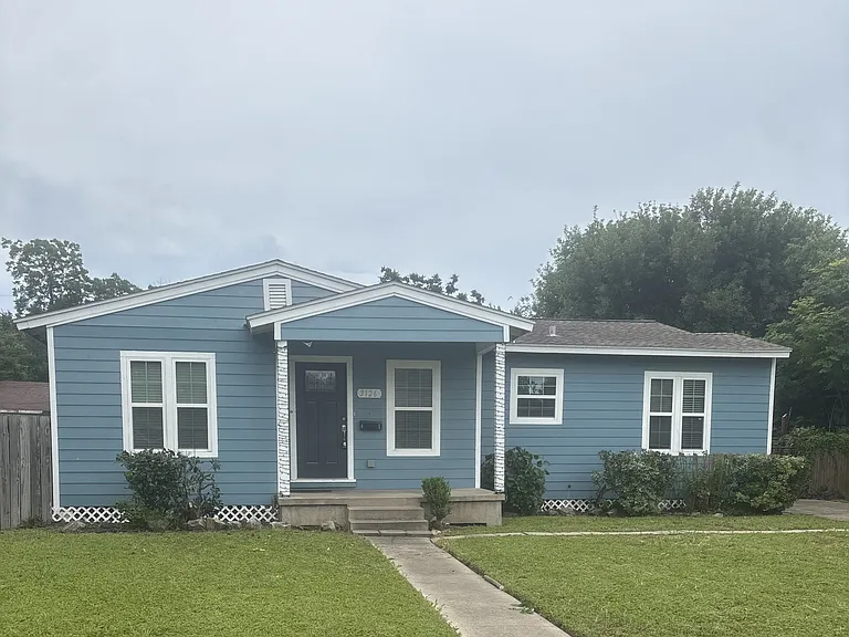 3126 Austin St — Photo 1