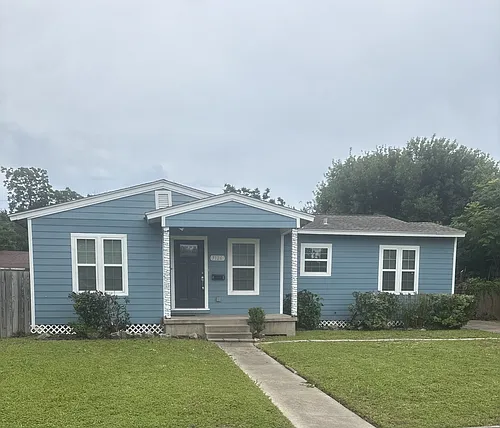 3126 Austin St Photo 1