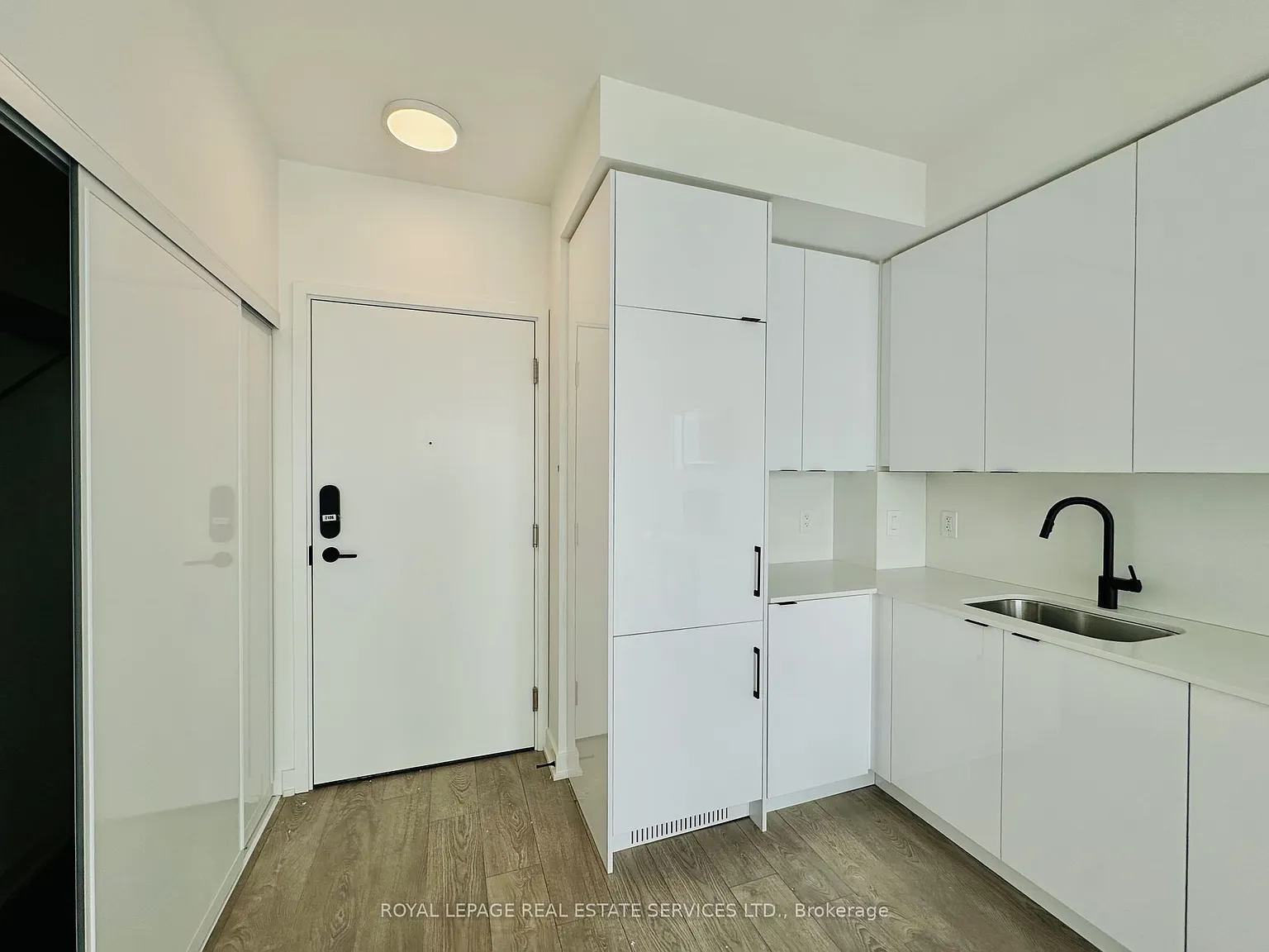 2 bed, $2,600 — Photo 4