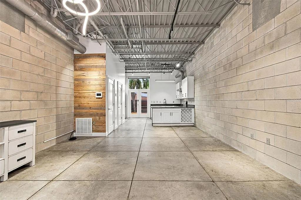 2 bed, 2.5 bath, 1428 sqft, $4,000 — Photo 4