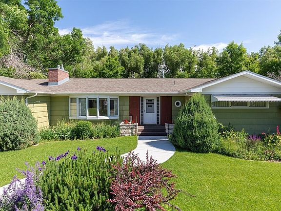 3rd image of 1602 Mountain View Ln