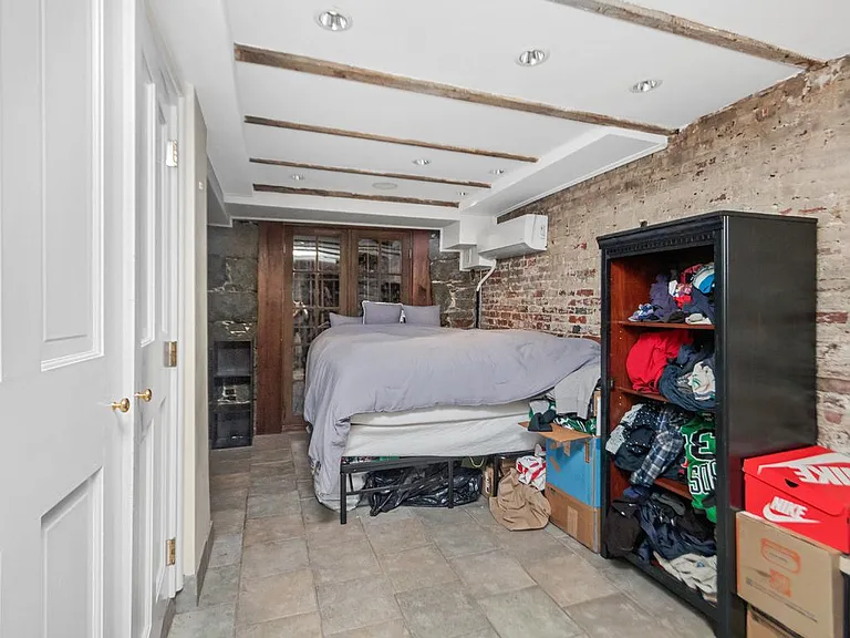 249 Bunker Hill St #B — Photo 10