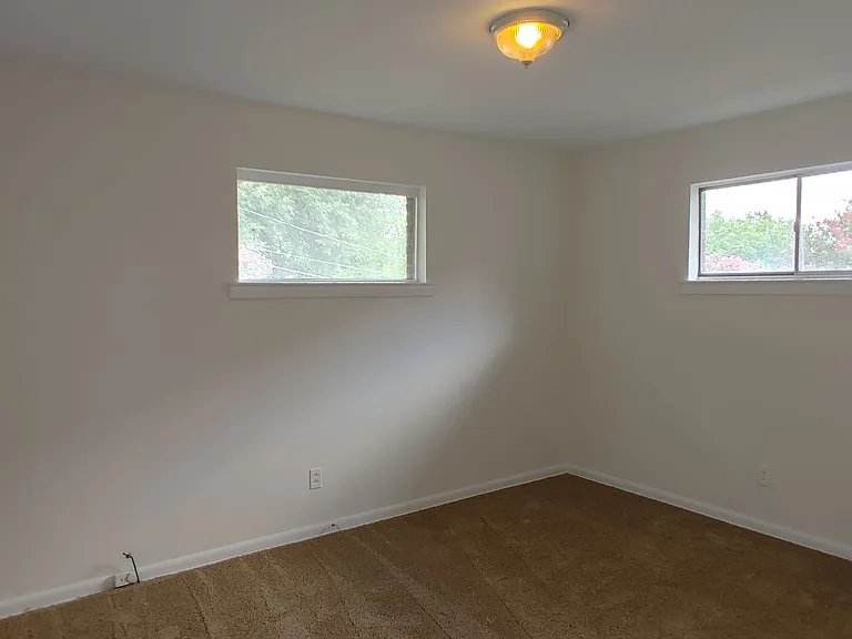 929B Fortwood St — Photo 11