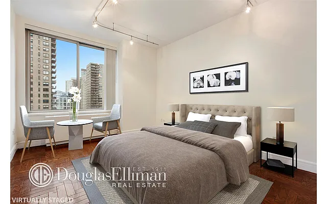 Sold by Douglas Elliman | media 22