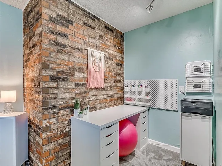 7225 Skylark Ln — Photo 10