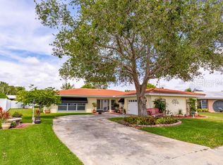 14827 Imperial Point Dr N, Largo, FL 33774