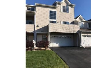 17612 Hackberry Ct, Eden Prairie, MN 55347