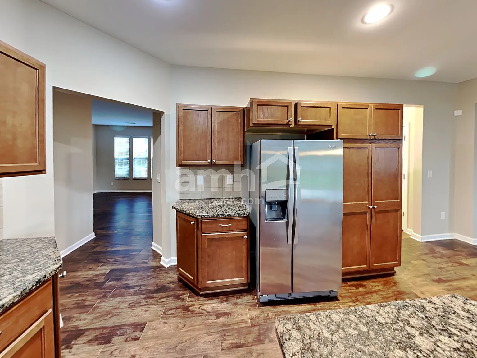 5 bed, 3.5 bath, 2698 sqft, $2,695 — Photo 3