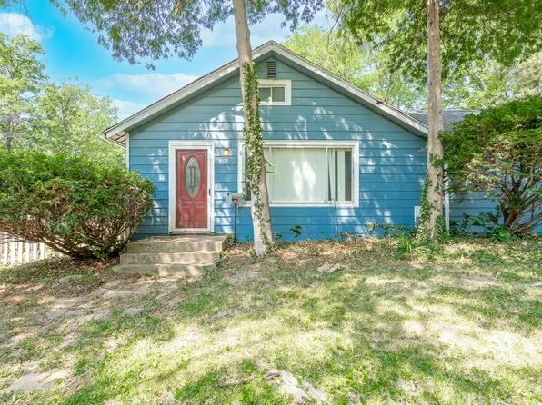401 Blackhawk St, Joliet, IL 60432