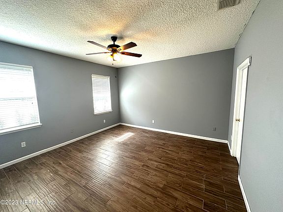 4th image of 3061 Litchfield Dr