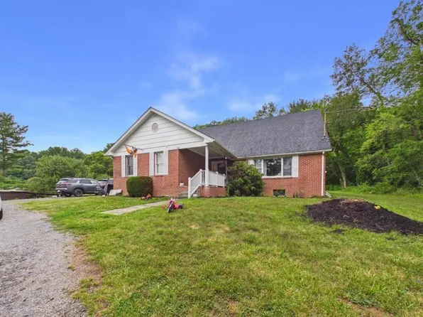 104 Southview Ave, Narrows, VA 24124