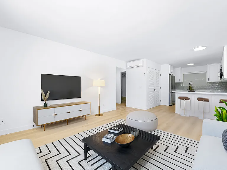 131 Diana St #1 — Photo 14
