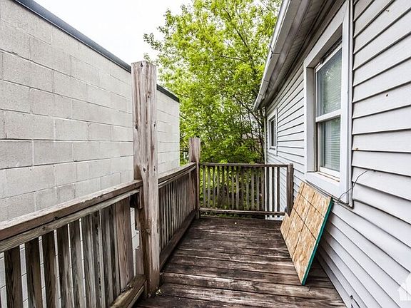2nd image of 1022 W Fry St #Ch2t
