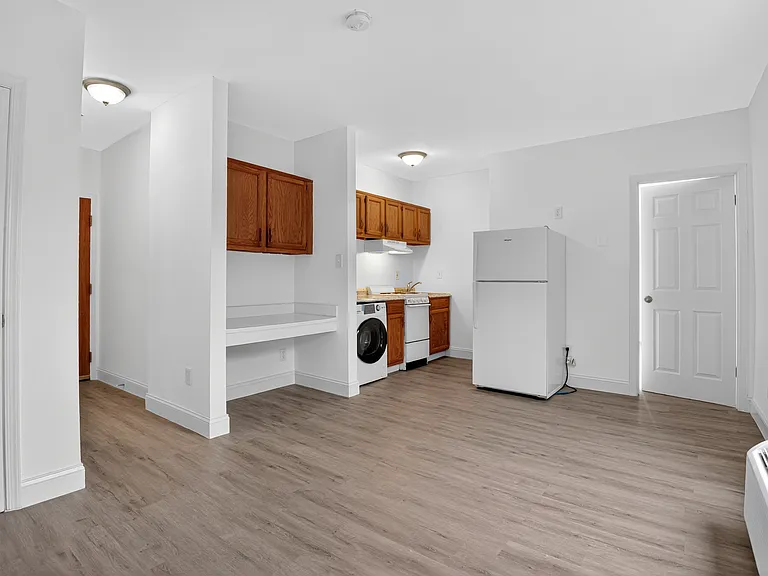 2425 Mount Vernon Ave #1 — Photo 1