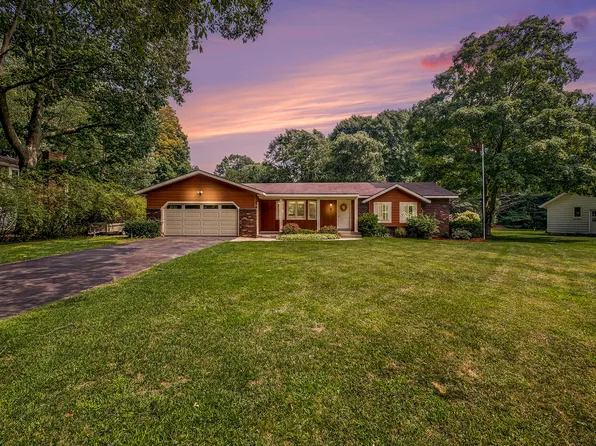 13376 Lakeshore Ave, Grand Haven, MI 49417