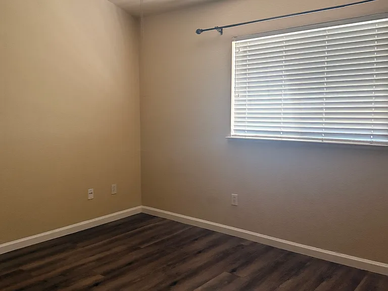 2712 Deborah Ln — Photo 14