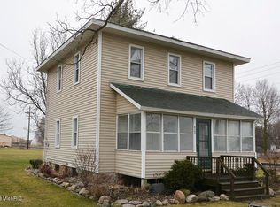 425 E Eliza St, Schoolcraft, MI 49087