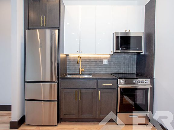 3rd image of 112 16th St #2B