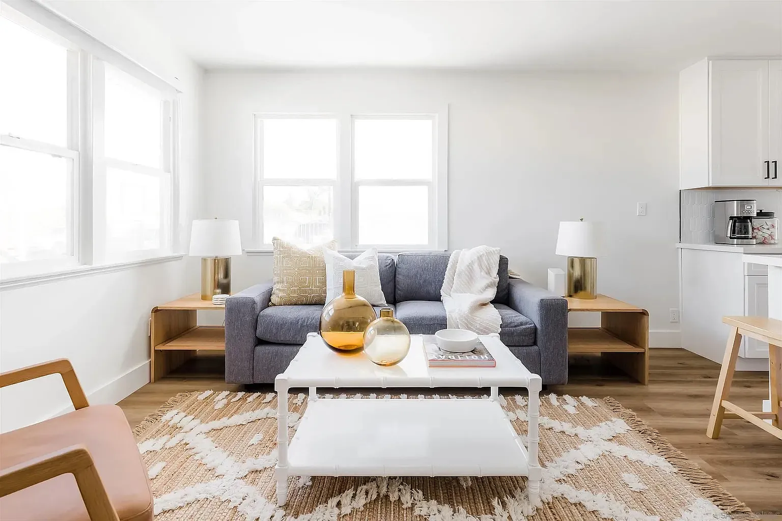 2 bed, 720 sqft, $4,000 — Photo 4